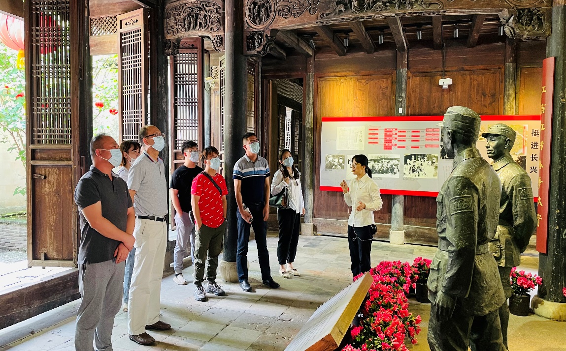 “守初心、慶百年”重走長征路主題活動