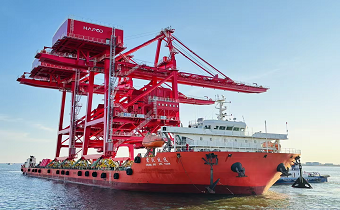 華新機(jī)電成功完成四臺(tái)大型卸船機(jī)總裝發(fā)運(yùn)?